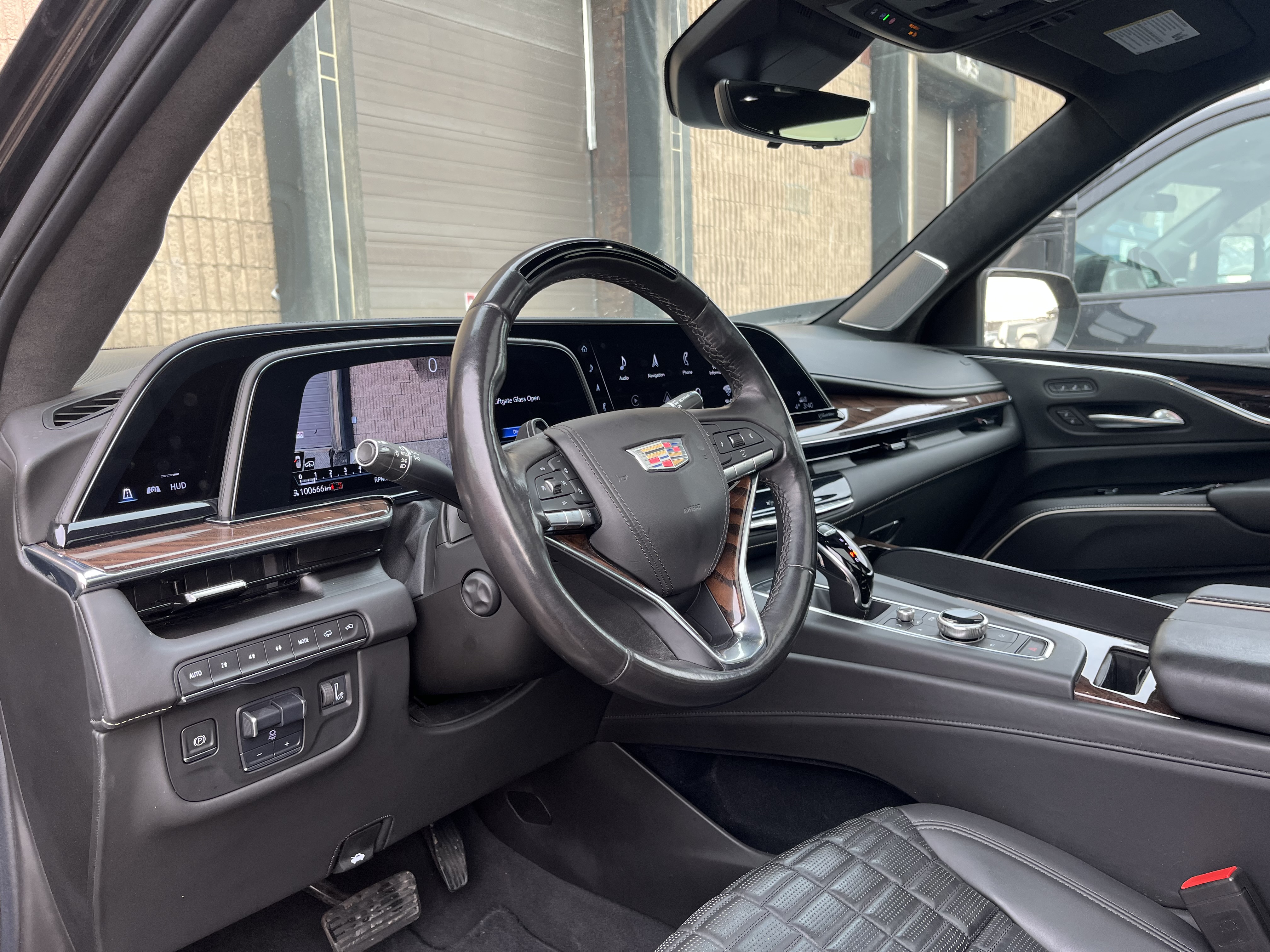 Vehicle photo 5