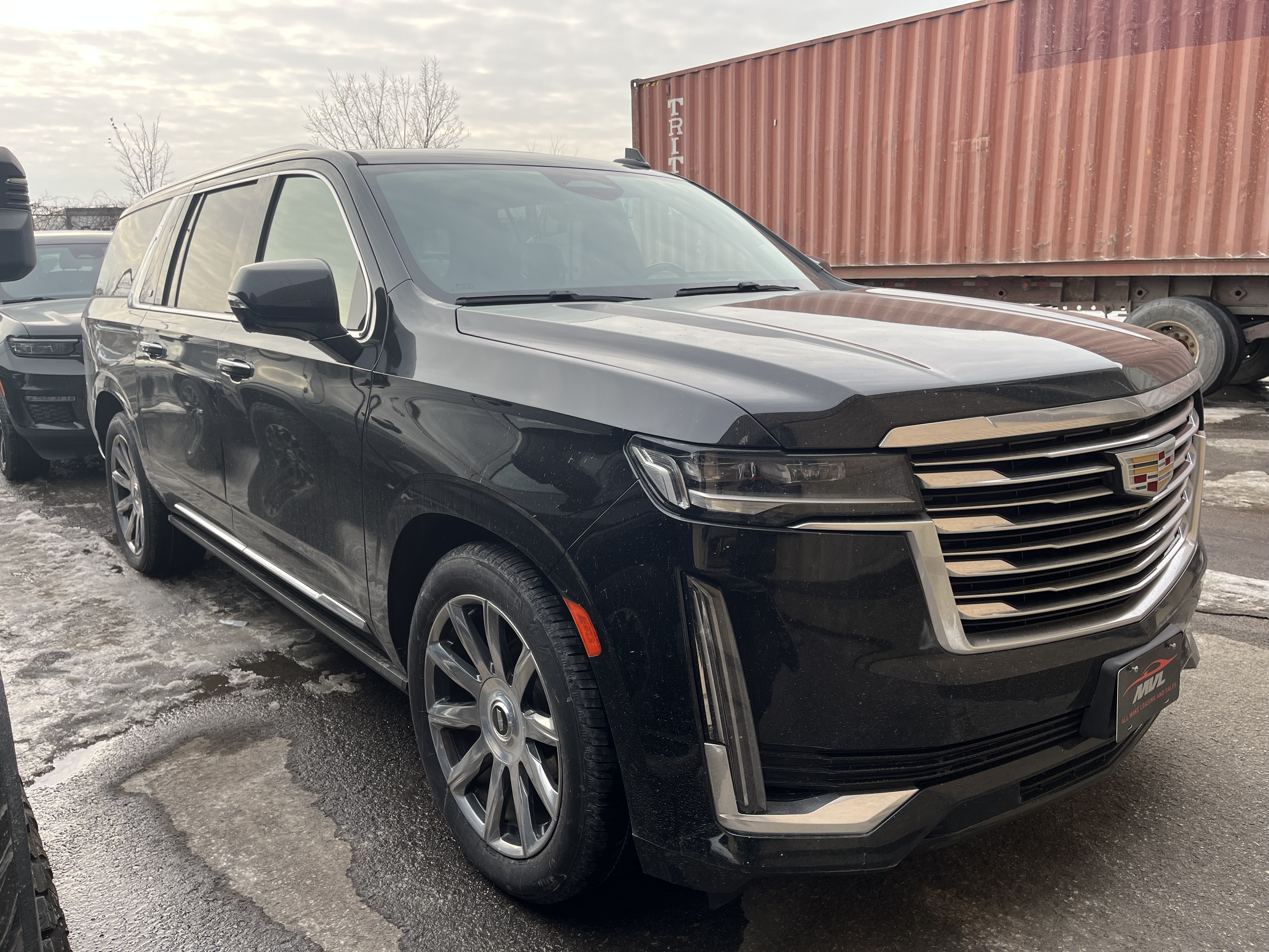 Vehicle photo 4