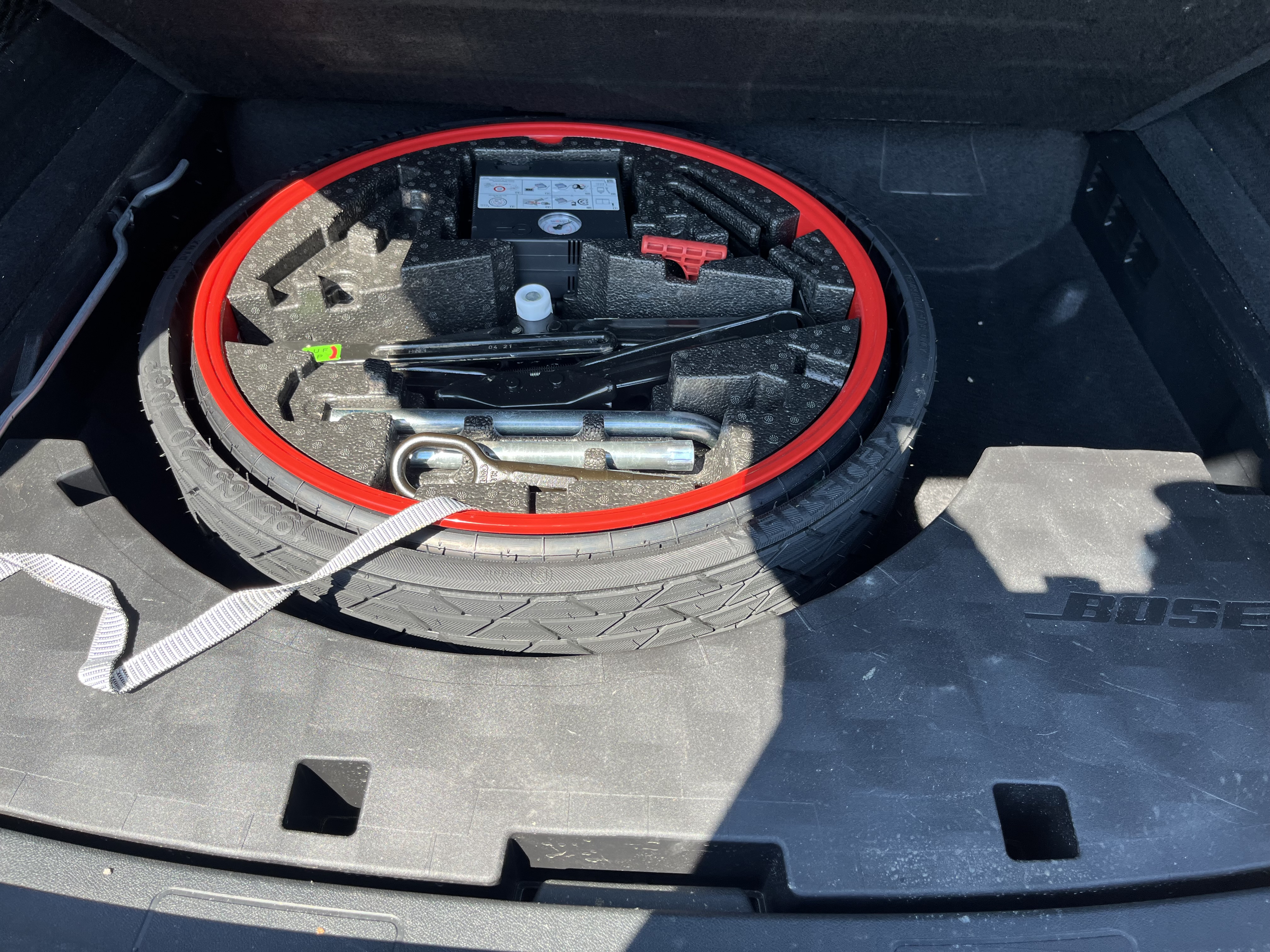 Vehicle photo 6