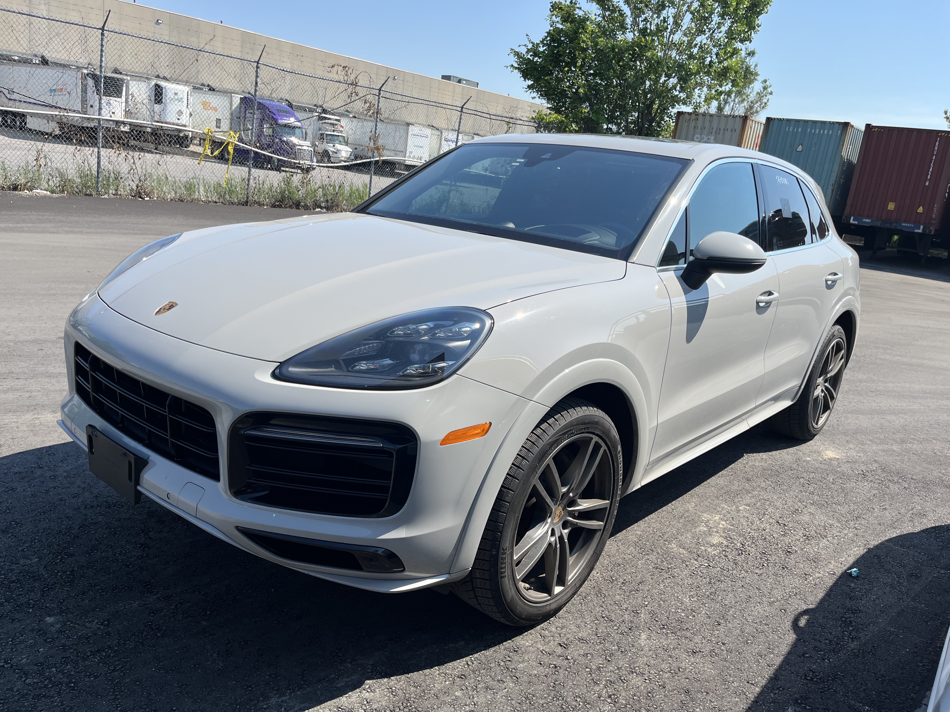 Vehicle photo 3