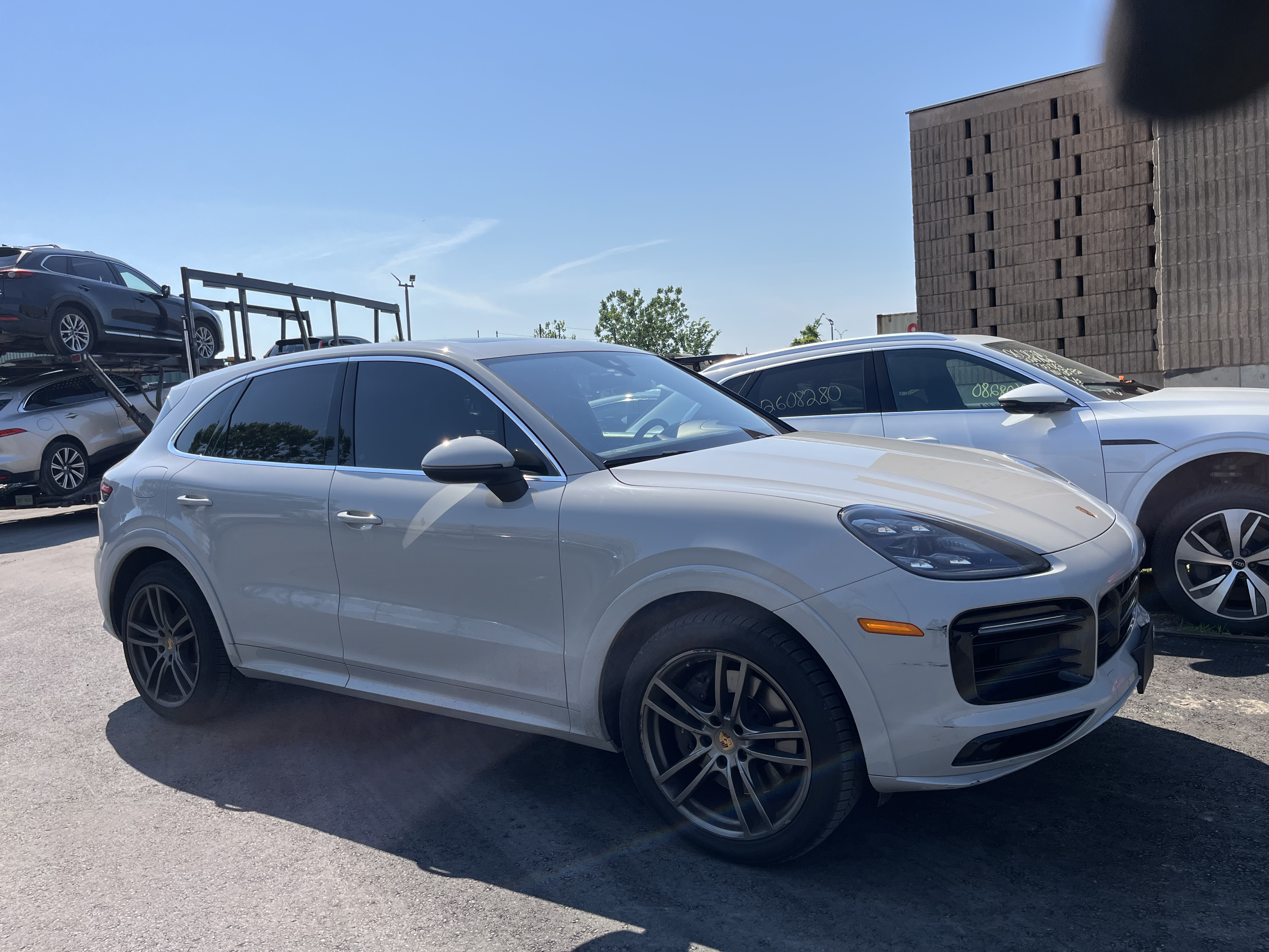 Vehicle photo 4