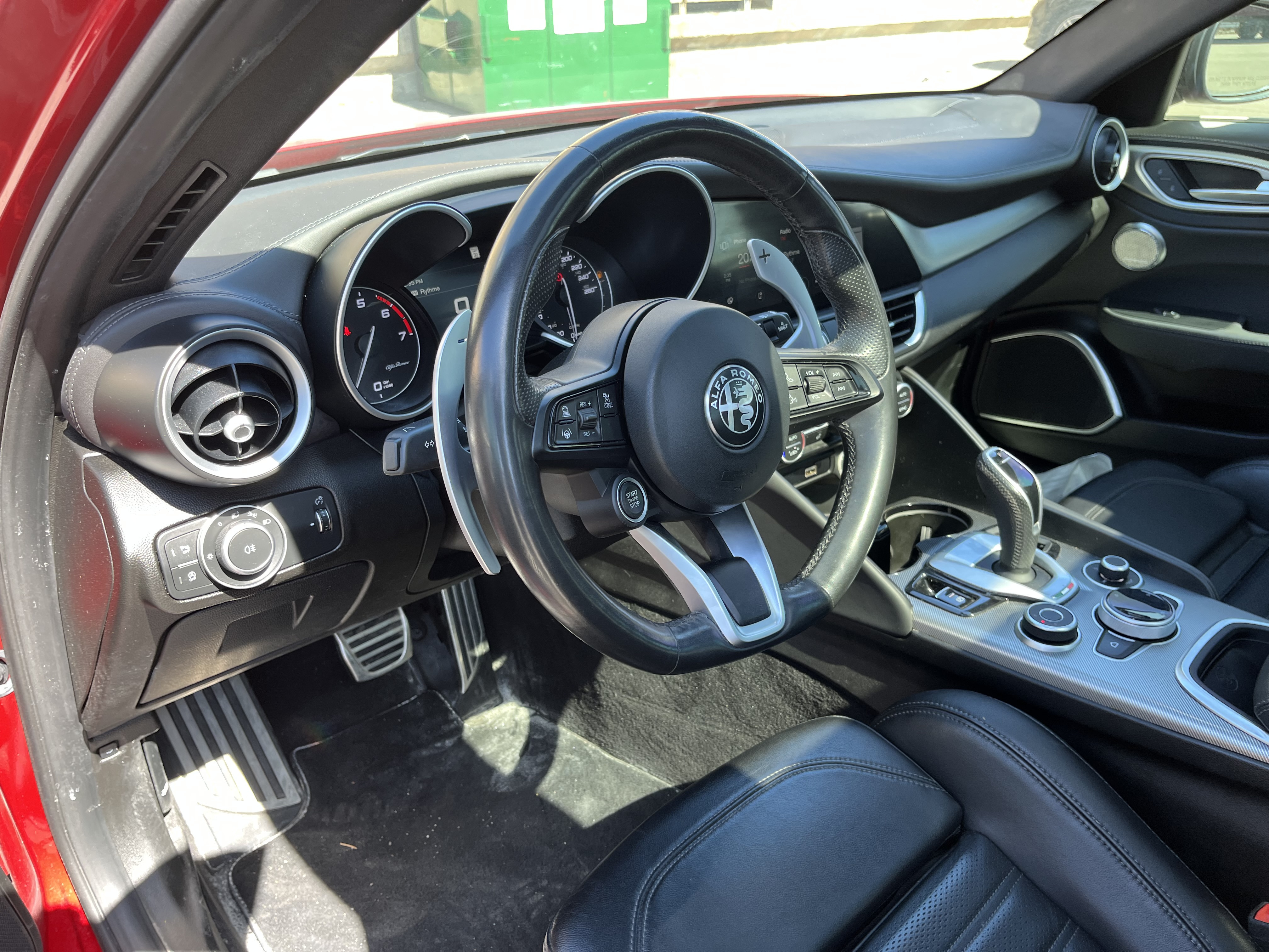 Vehicle photo 5