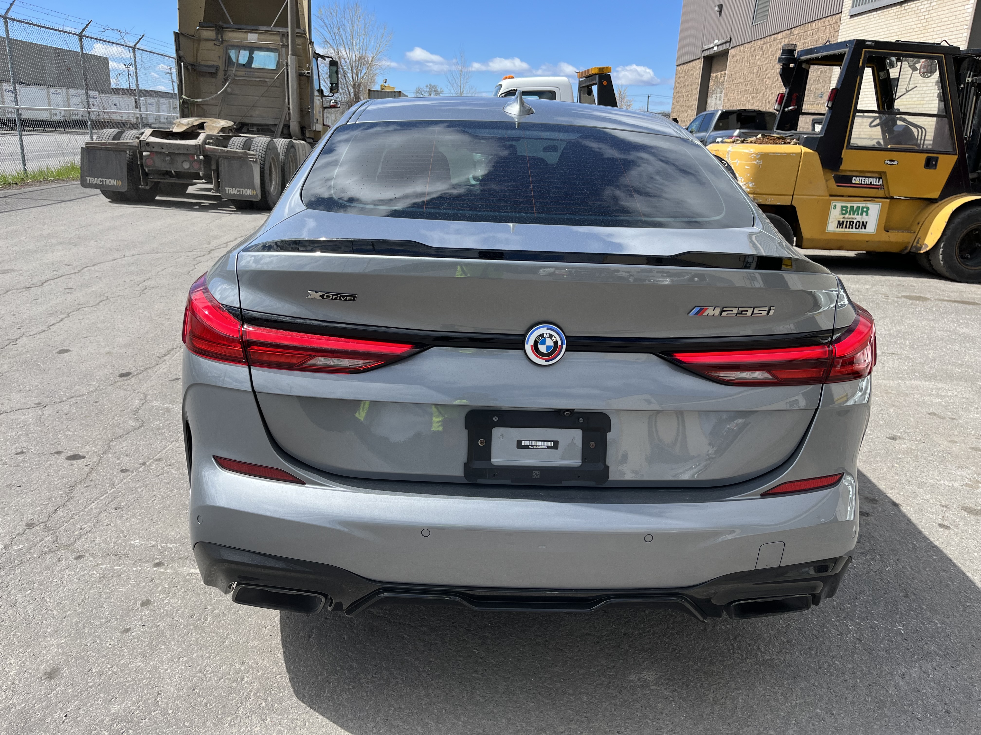 Vehicle photo 2