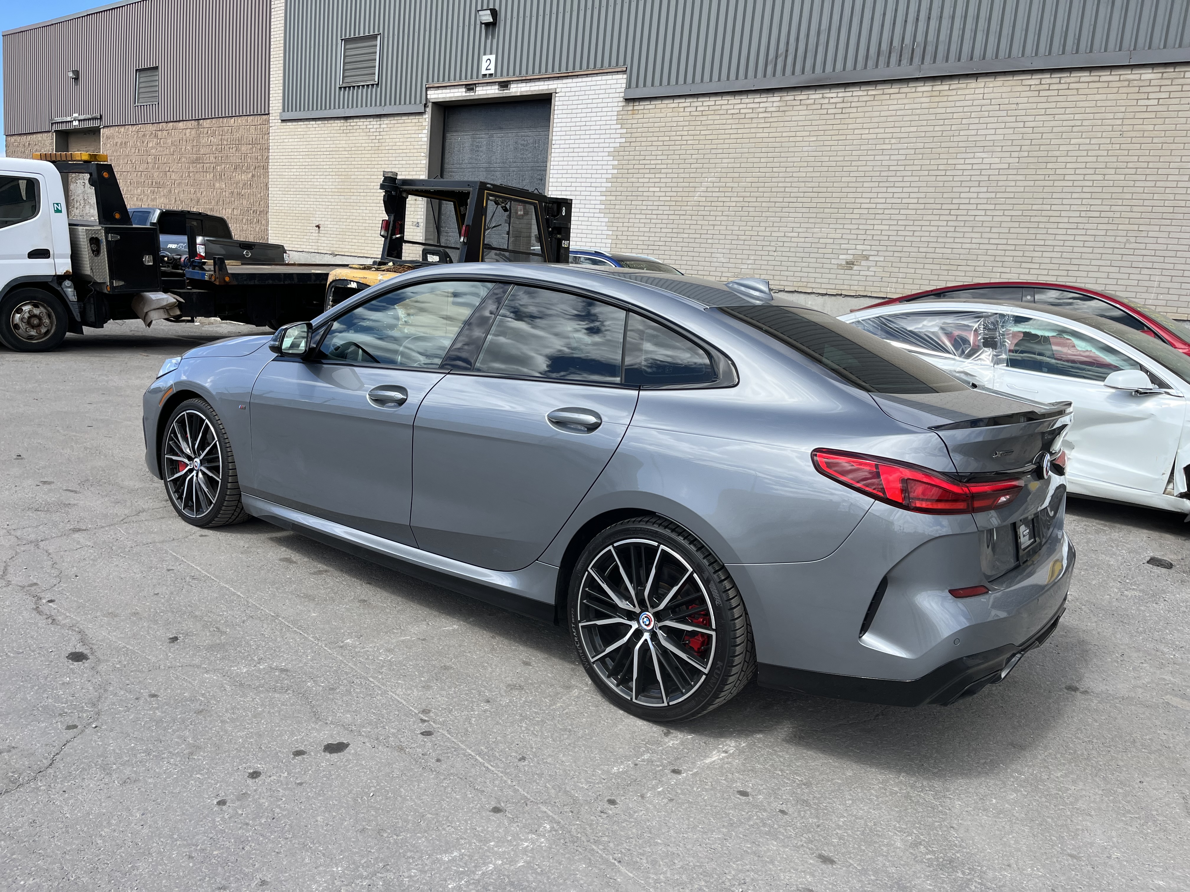 Vehicle photo 3