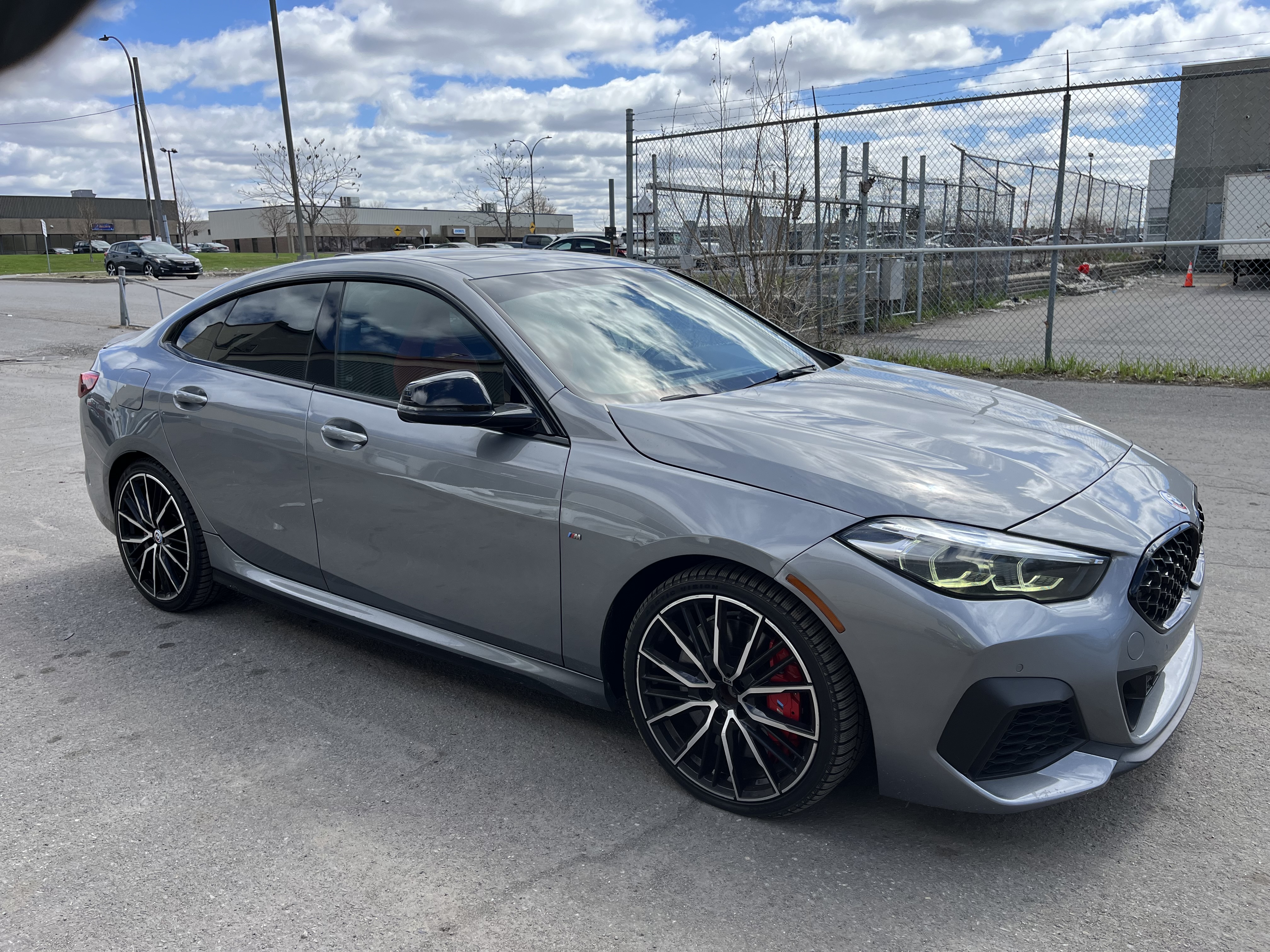 Vehicle photo 4