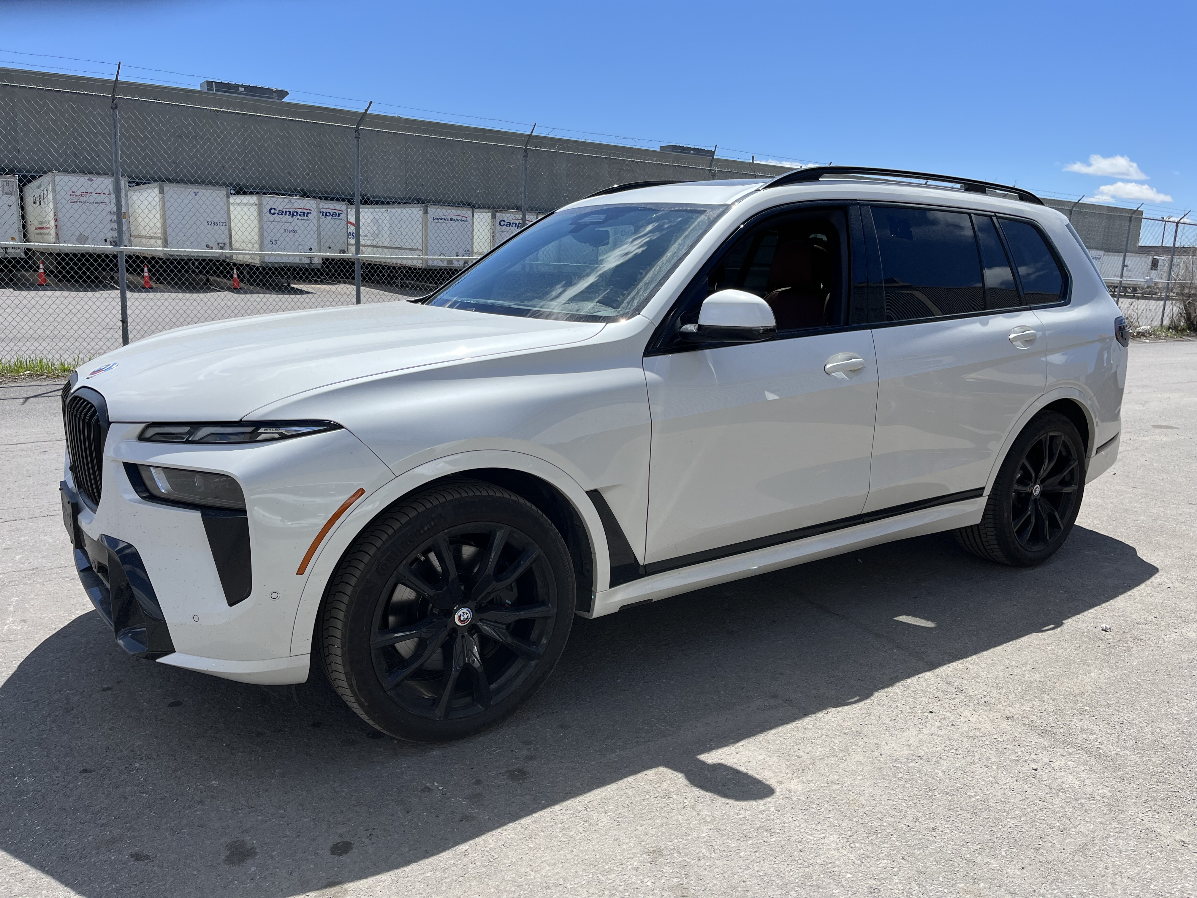 Vehicle photo 3