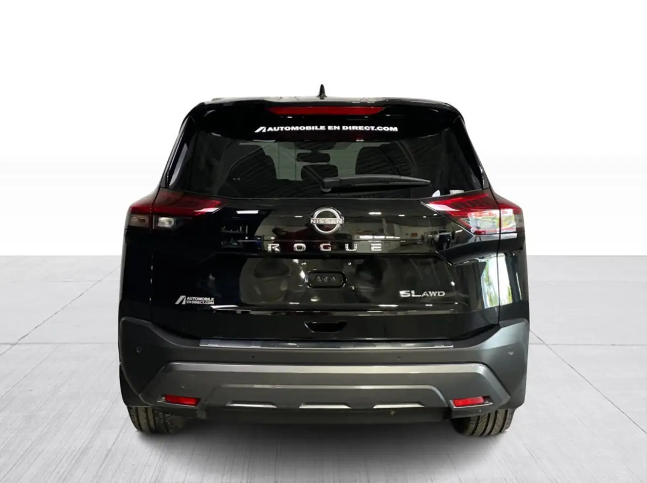 Vehicle photo 2